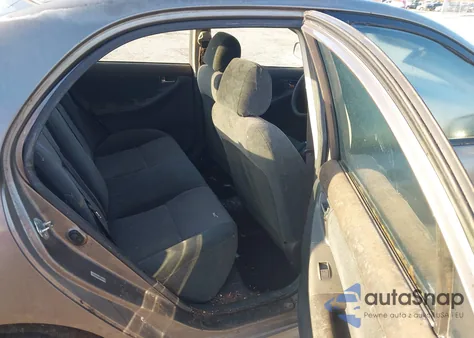 2004 Toyota Corolla S z USA, uszkodzony, nr VIN 1NXBR32EX4Z288144